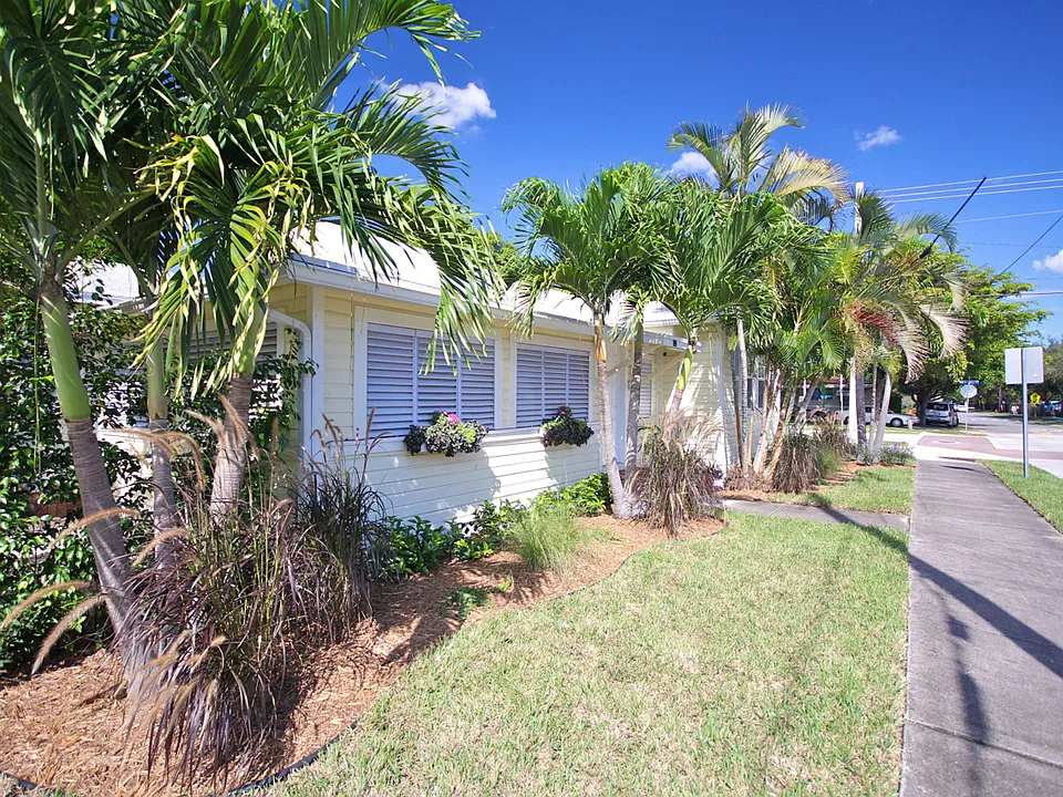 144 NW 3rd Ave