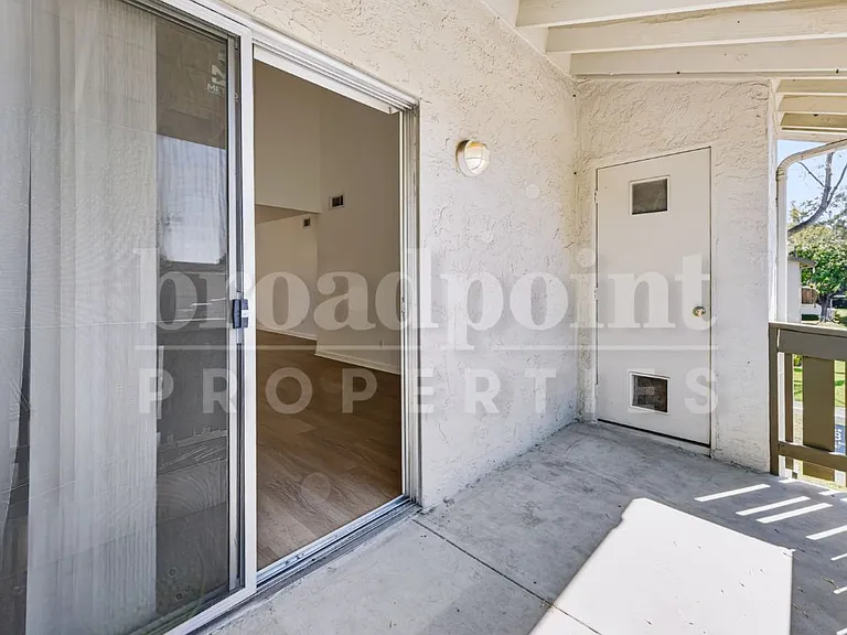 2536 White Oak Pl #2 — Photo 17