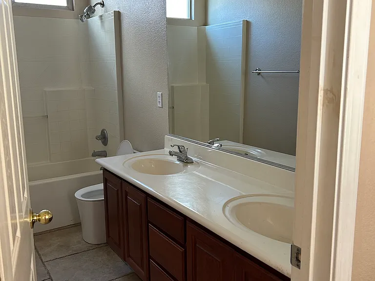 865 Larkspur Ln — Photo 12