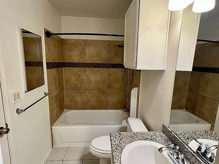 20828 N 21st Ave — Photo 16