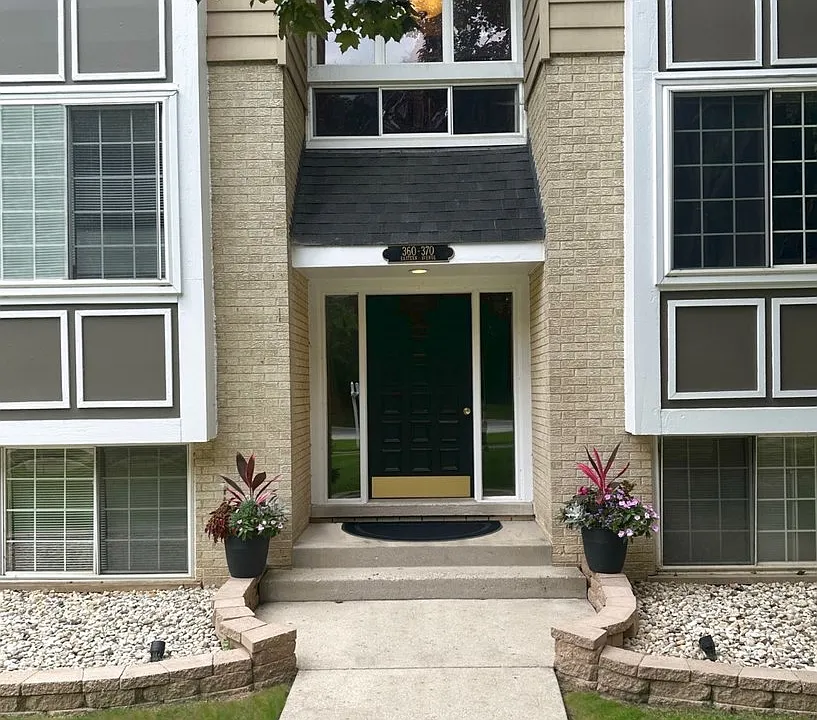 370 Eastern Ave #370