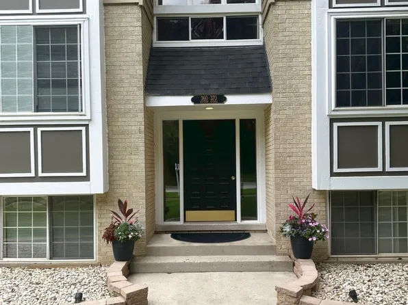370 Eastern Ave #370, Barrington, IL 60010