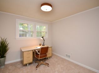 7713 Dew Wood Dr, Rockville, MD 20855