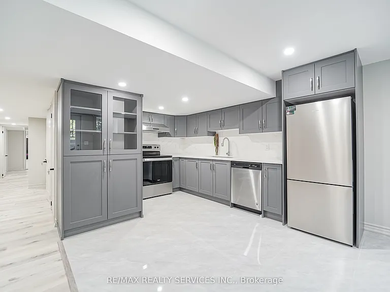 74 Bremner St #BASEMENT — Photo 10