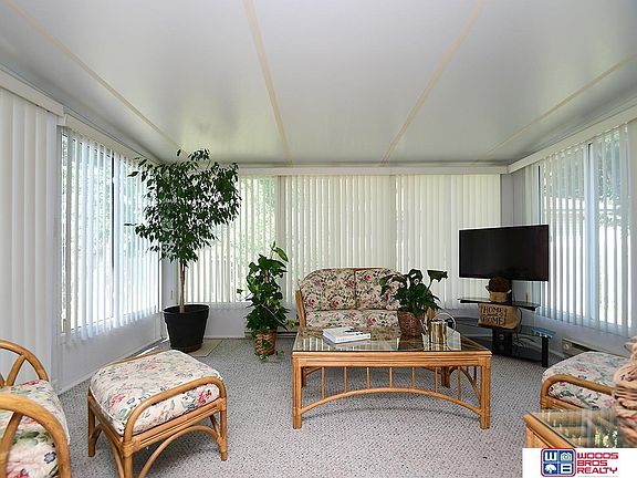 3rd image of 5401 Wyman Ave