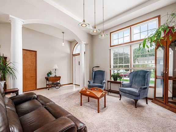 5th image of 6536 Clay Ct W