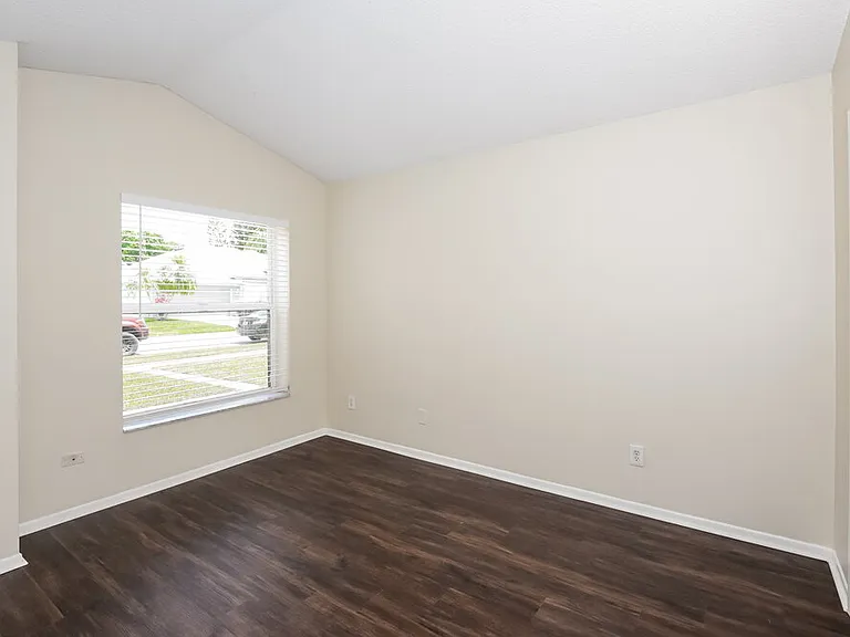 2640 Rolling Broak Dr — Photo 14