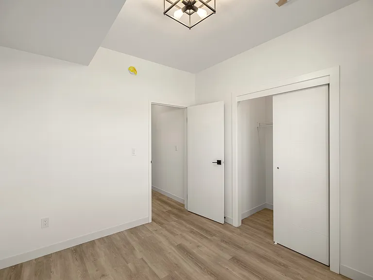 11 Merkel Manza Blvd — Photo 43