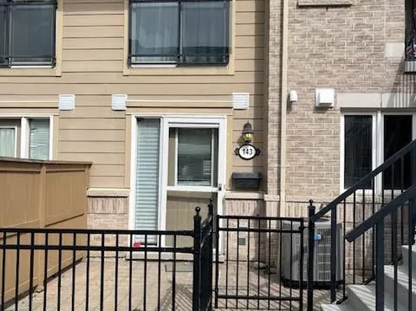 4975 Southampton Dr #143, Mississauga, ON L5M 8E5