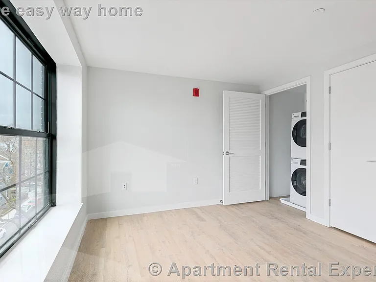 10 Soden St #8 — Photo 6