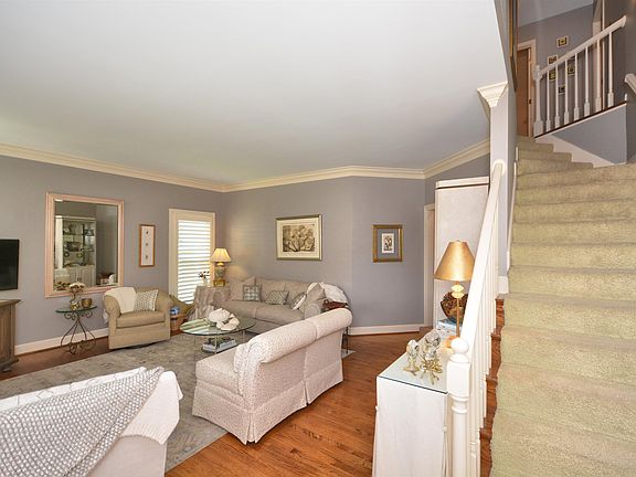2nd image of 503 Meadow Ridge Cir