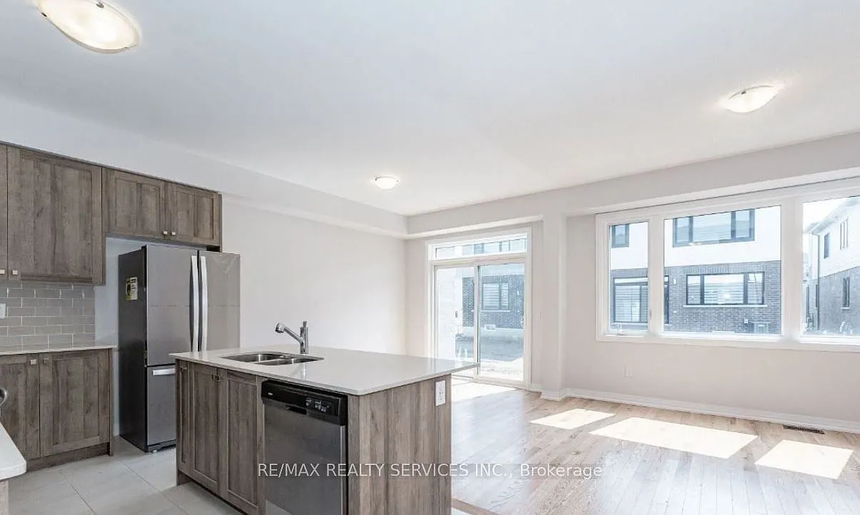 3 bed, $2,750 — Photo 4
