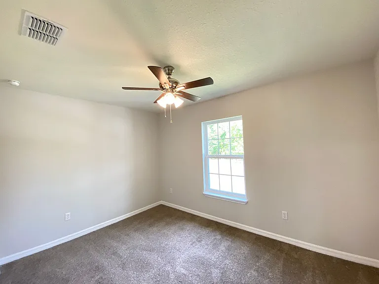 202 Locust Pass Ter — Photo 21