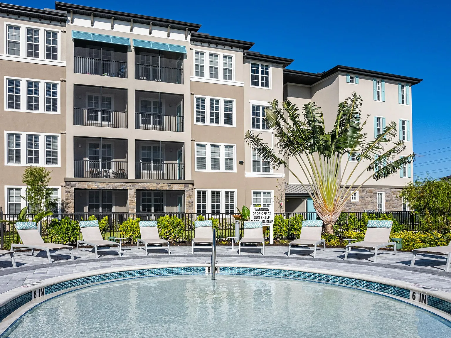 VIVE Apartments - Fort Myers, FL — Photo 2