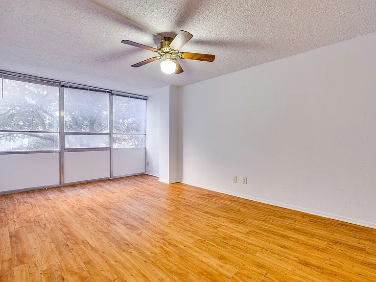 1800 Lavaca St #214 — Photo 23