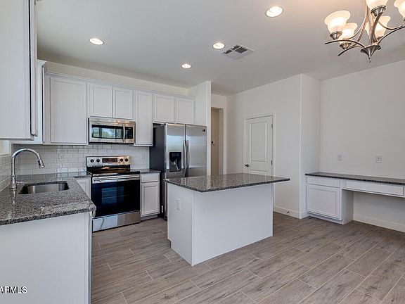 5th image of 205 E MINT Lane