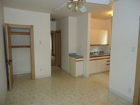 3rd image of 3918 Flad Ave