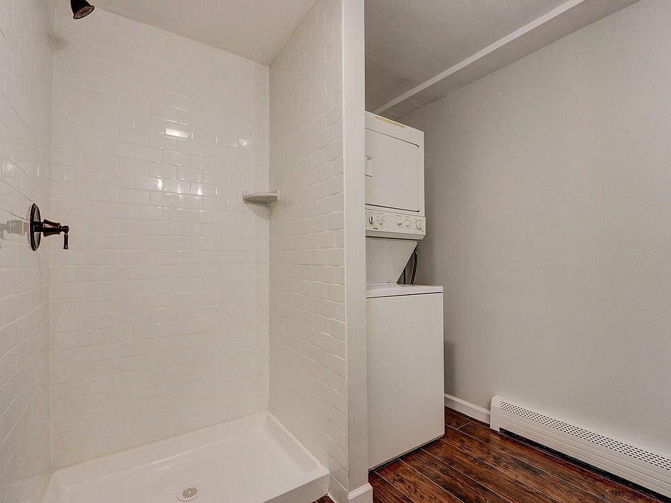 1st image of 2858 Pine Ave