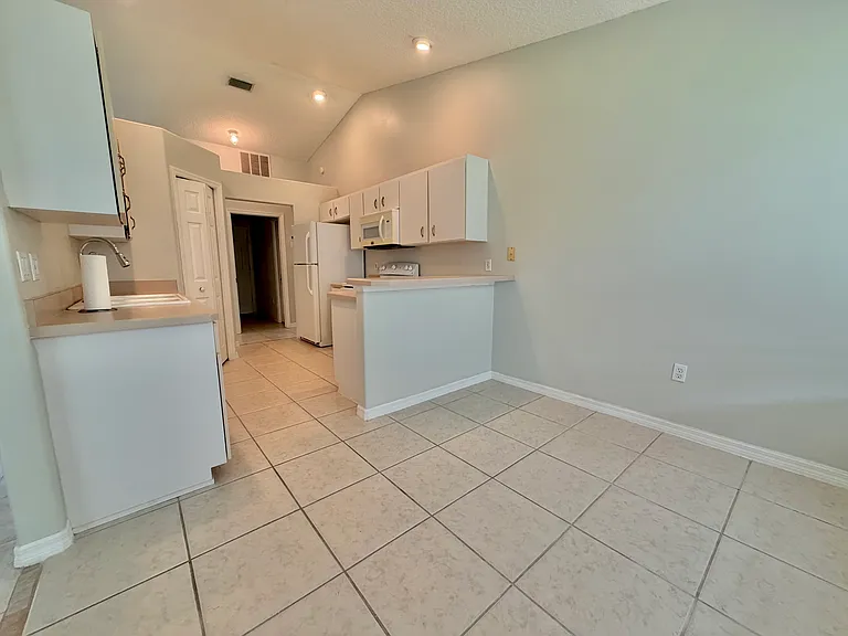 235 Pine Grove Dr — Photo 9