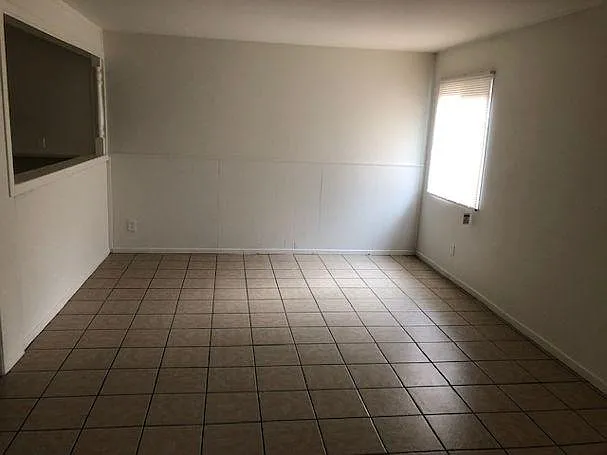 12826 Bloomfield Ave — Photo 2