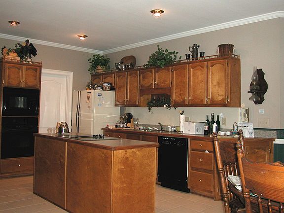 Create those gourmet meals on the island cooktop.