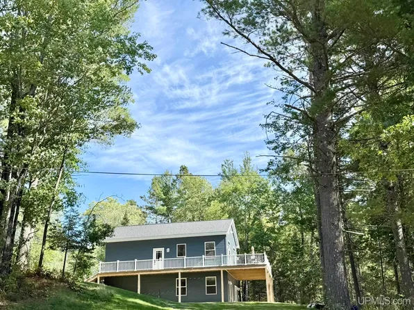 124 E Stager Lake Dr, Crystal Falls, MI 49920