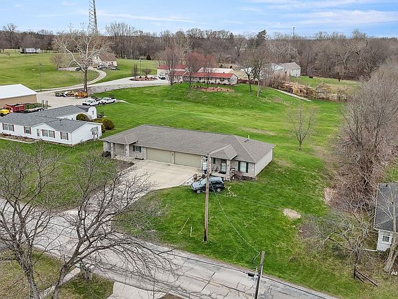 2nd image of 1757 Stults Rd