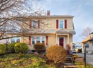 35 Berwick Ln, Cranston, RI 02905
