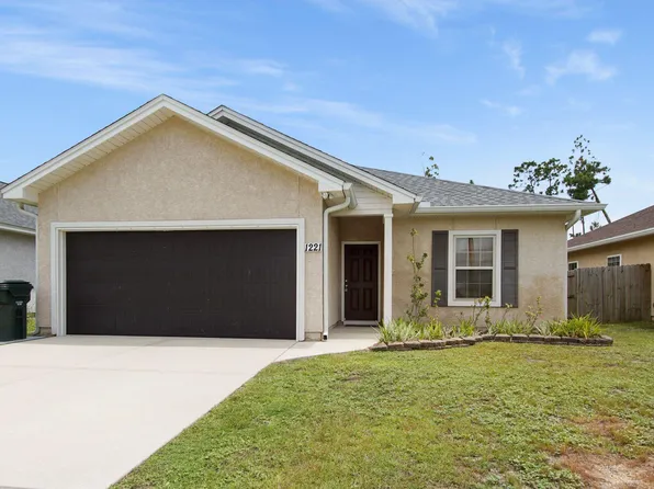 1221 E 26th St, Lynn Haven, FL 32444