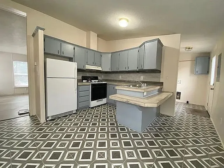 681 Scenic Dr — Photo 5