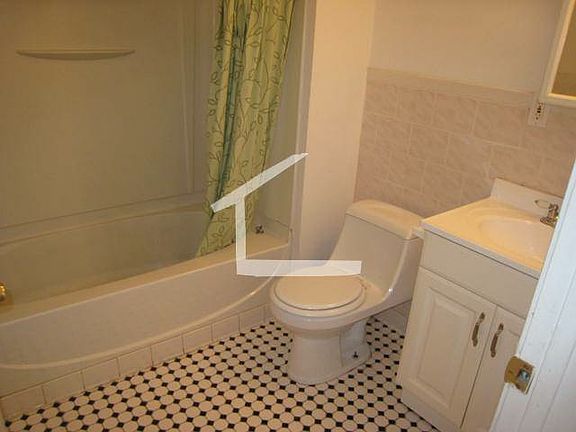 3rd image of 60 Egmont St #_03