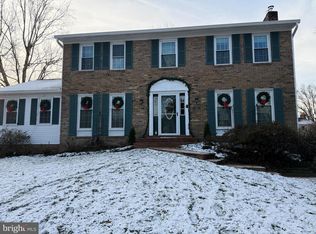 5705 Glamis Dr, Alexandria, VA 22315