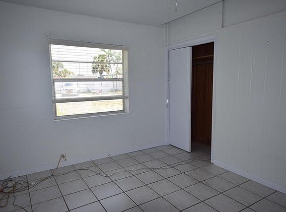 5th image of 203 N Seacrest Cir