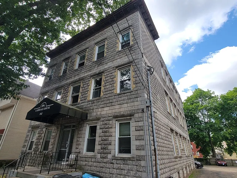 162 Bassett St #3 — Photo 13