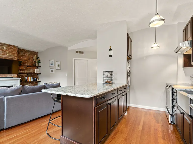 9 Battery St #7 — Photo 7