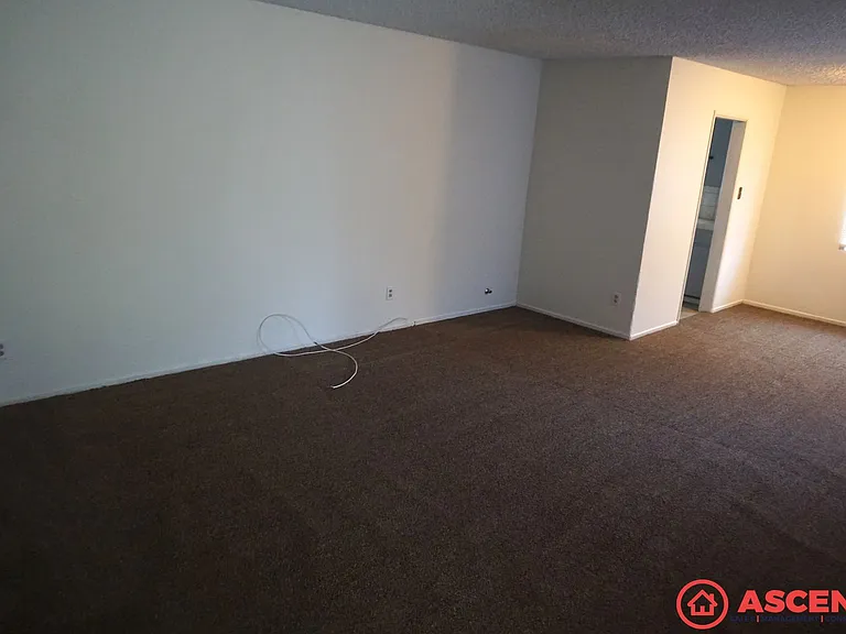 2112 Kingston Pl — Photo 2