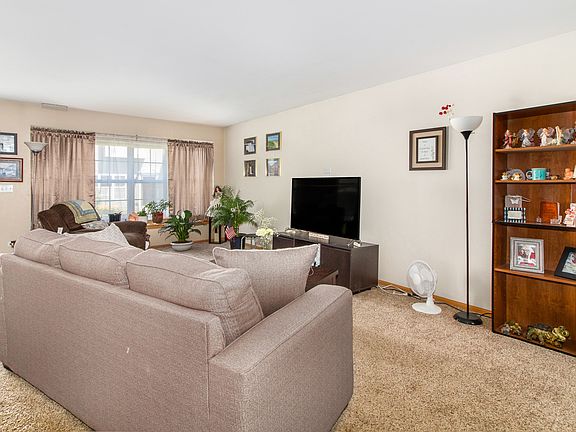 4th image of 1849 Towhee Ct #1849