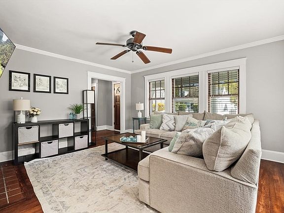 4th image of 29 Pine Cir