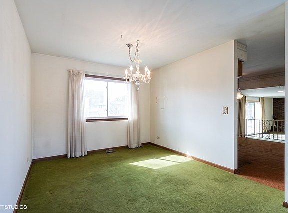 4th image of 909 N Fairway Ct