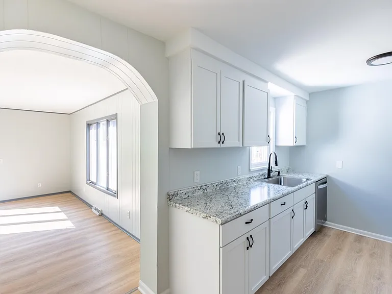 1231 Churchill Rd — Photo 6