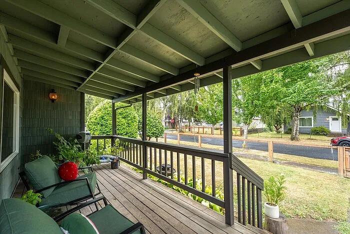 3 bed, 2.0 bath, 1432 sqft, $2,395 — Photo 4