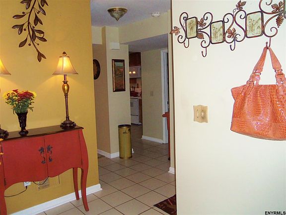 4th image of 137 Tallow Wood Dr