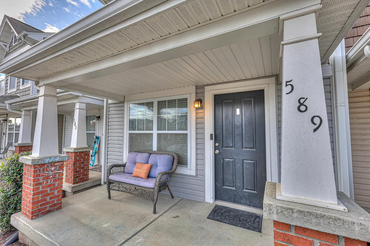 Building Photo - 589 Bradburn Village Cir