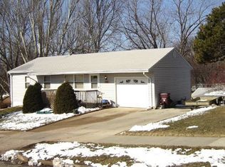 1209 S Point Dr, Sioux Falls, SD 57103