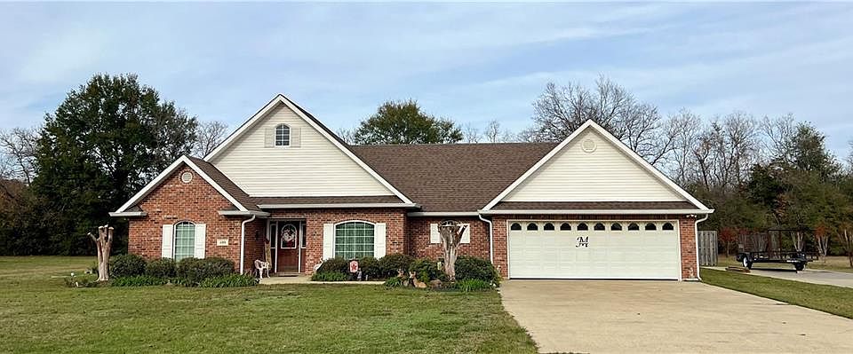 1st image of 135 Lancelot Dr