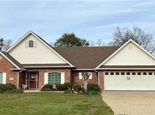 135 Lancelot Dr, Mansura, LA 71350