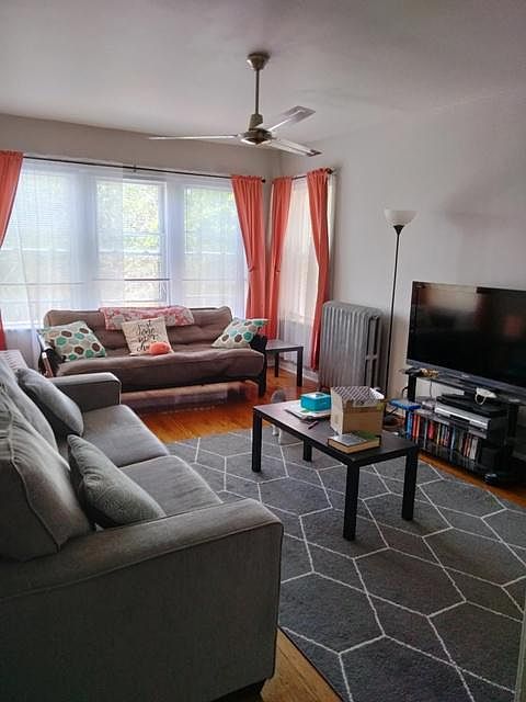 1st image of 4710 N Lowell Ave APT 2