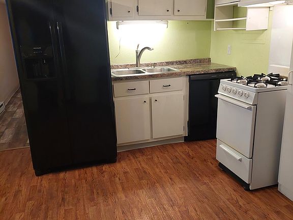3rd image of 782 1/2 Caledonia Pl