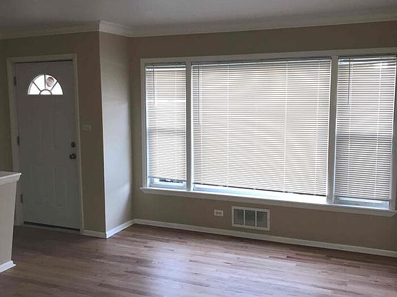 2nd image of 751 E 163rd Pl