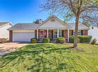 121 Green Forest Estates Dr, Saint Peters, MO 63376